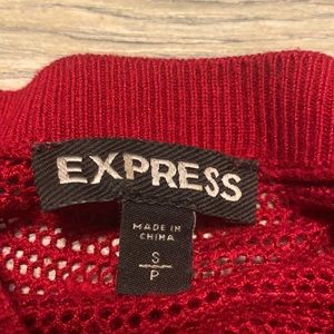 EXPRESS top with 3/4 sleeve free arms. Amazing fabric.